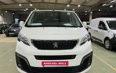 Peugeot Traveller I, 2020 год, 2 379 000 рублей, 2 фотография