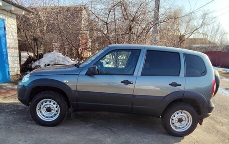 Chevrolet Niva I рестайлинг, 2018 год, 950 000 рублей, 11 фотография