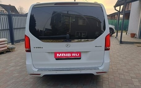 Mercedes-Benz V-Класс, 2018 год, 5 200 000 рублей, 11 фотография