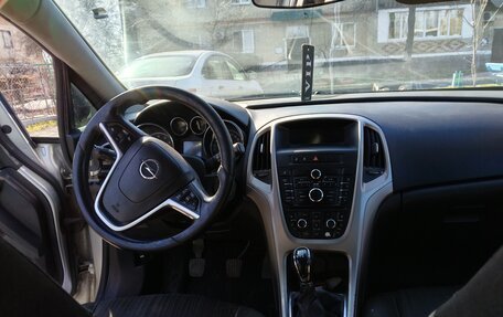 Opel Astra J, 2010 год, 650 000 рублей, 6 фотография