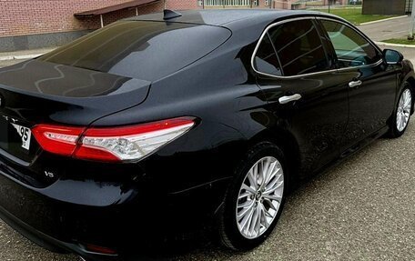 Toyota Camry, 2019 год, 2 450 000 рублей, 3 фотография