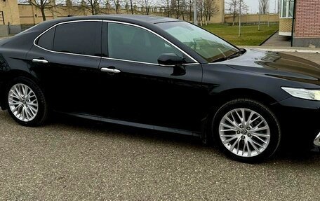 Toyota Camry, 2019 год, 2 450 000 рублей, 6 фотография