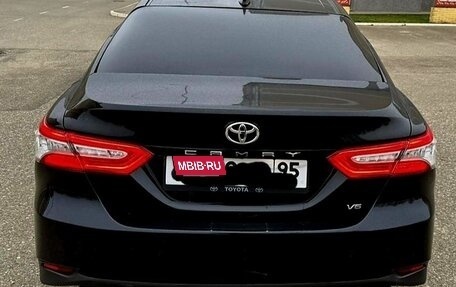 Toyota Camry, 2019 год, 2 450 000 рублей, 7 фотография