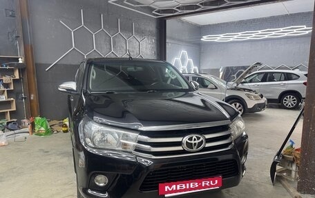 Toyota Hilux VIII, 2015 год, 2 900 000 рублей, 4 фотография
