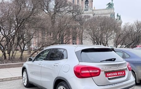 Mercedes-Benz GLA, 2015 год, 1 900 000 рублей, 4 фотография