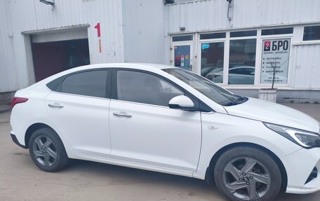 Hyundai Solaris II рестайлинг, 2021 год, 1 700 000 рублей, 3 фотография