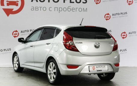 Hyundai Solaris II рестайлинг, 2013 год, 800 000 рублей, 2 фотография