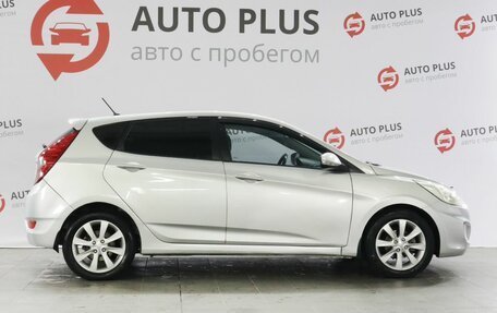 Hyundai Solaris II рестайлинг, 2013 год, 800 000 рублей, 6 фотография