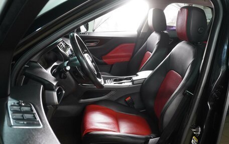 Jaguar F-Pace, 2016 год, 3 350 000 рублей, 10 фотография