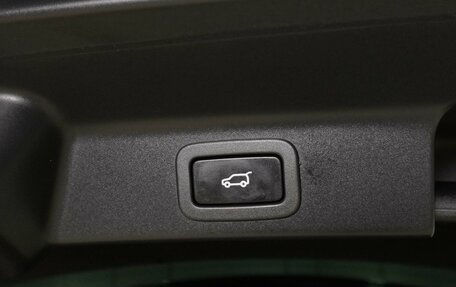 Jaguar F-Pace, 2016 год, 3 350 000 рублей, 25 фотография