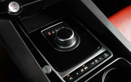 Jaguar F-Pace, 2016 год, 3 350 000 рублей, 21 фотография