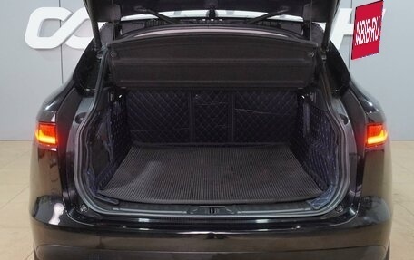 Jaguar F-Pace, 2016 год, 3 350 000 рублей, 27 фотография