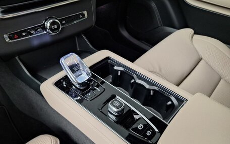 Volvo XC90 II рестайлинг, 2025 год, 11 000 000 рублей, 14 фотография