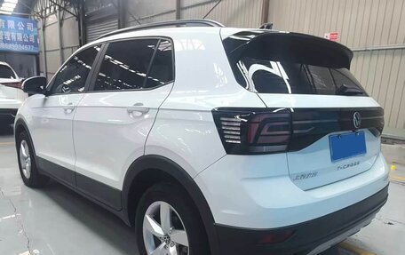 Volkswagen T-Cross I, 2023 год, 1 590 000 рублей, 16 фотография