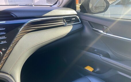 Toyota Camry, 2021 год, 2 830 000 рублей, 10 фотография