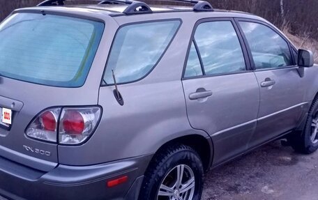 Lexus RX IV рестайлинг, 2002 год, 800 000 рублей, 4 фотография