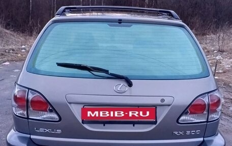 Lexus RX IV рестайлинг, 2002 год, 800 000 рублей, 2 фотография