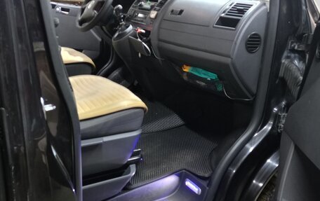 Volkswagen Caravelle T5, 2007 год, 1 600 000 рублей, 15 фотография