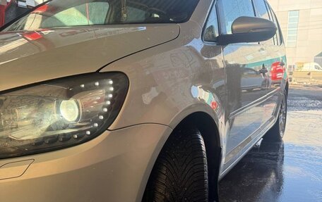 Volkswagen Touran III, 2010 год, 1 050 000 рублей, 1 фотография