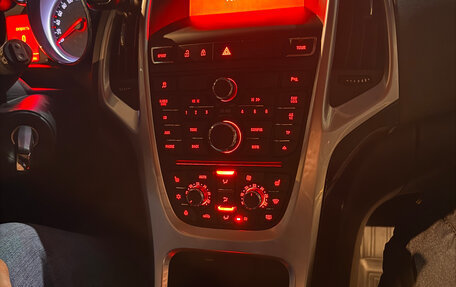 Opel Astra J, 2013 год, 1 299 000 рублей, 10 фотография