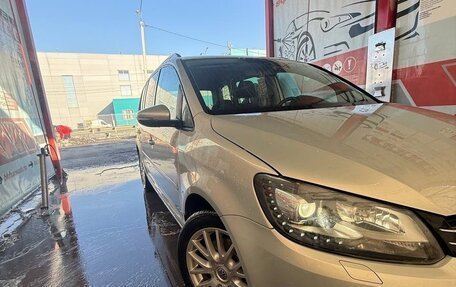 Volkswagen Touran III, 2010 год, 1 050 000 рублей, 5 фотография