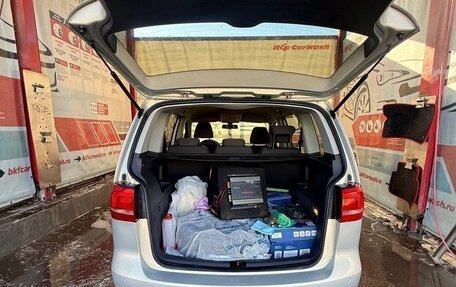 Volkswagen Touran III, 2010 год, 1 050 000 рублей, 11 фотография