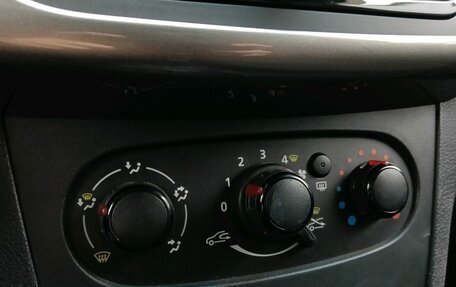 Renault Logan II, 2020 год, 975 000 рублей, 14 фотография