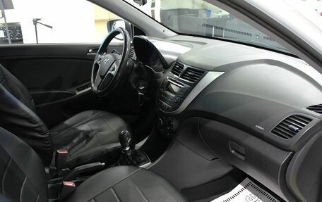 Hyundai Solaris II рестайлинг, 2016 год, 580 000 рублей, 11 фотография