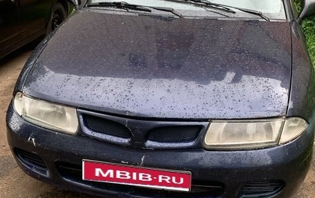 Mitsubishi Carisma I, 1998 год, 20 000 рублей, 1 фотография