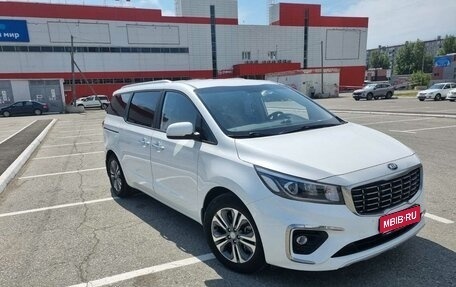 KIA Carnival III, 2019 год, 2 680 000 рублей, 1 фотография