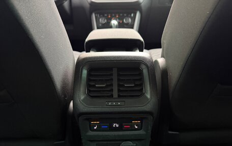 Volkswagen Tiguan II, 2018 год, 2 620 000 рублей, 16 фотография