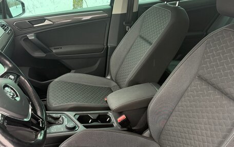 Volkswagen Tiguan II, 2018 год, 2 620 000 рублей, 13 фотография