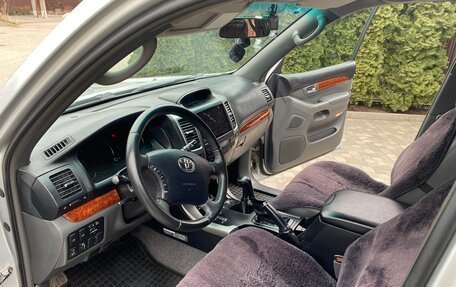 Toyota Land Cruiser Prado 120 рестайлинг, 2007 год, 2 450 000 рублей, 17 фотография