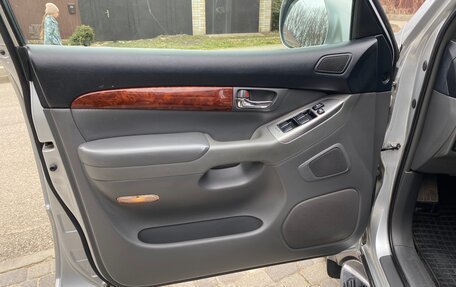 Toyota Land Cruiser Prado 120 рестайлинг, 2007 год, 2 450 000 рублей, 21 фотография