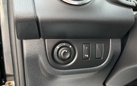 Renault Logan II, 2017 год, 745 000 рублей, 17 фотография