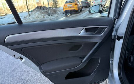 Volkswagen Golf VII, 2018 год, 1 800 000 рублей, 30 фотография