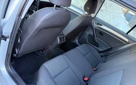 Volkswagen Golf VII, 2018 год, 1 800 000 рублей, 31 фотография