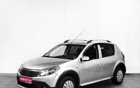 Renault Sandero I, 2013 год, 895 000 рублей, 1 фотография