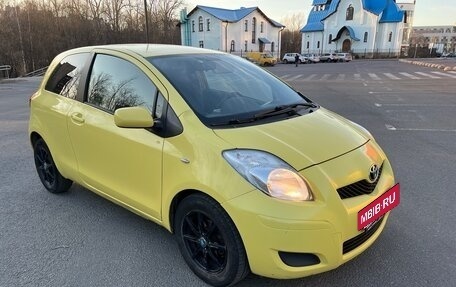 Toyota Yaris III рестайлинг, 2009 год, 365 000 рублей, 3 фотография