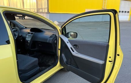 Toyota Yaris III рестайлинг, 2009 год, 365 000 рублей, 18 фотография