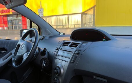 Toyota Yaris III рестайлинг, 2009 год, 365 000 рублей, 23 фотография