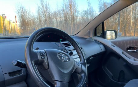 Toyota Yaris III рестайлинг, 2009 год, 365 000 рублей, 22 фотография