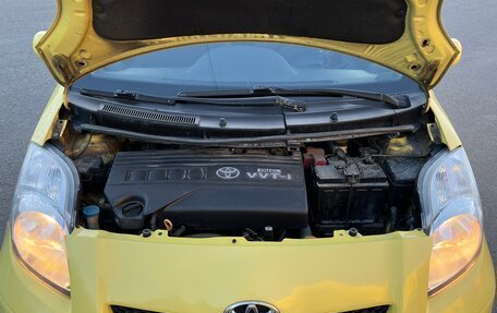 Toyota Yaris III рестайлинг, 2009 год, 365 000 рублей, 27 фотография