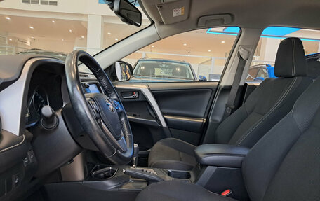 Toyota RAV4, 2018 год, 2 396 000 рублей, 20 фотография