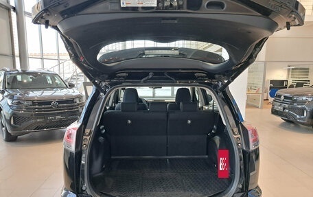 Toyota RAV4, 2018 год, 2 396 000 рублей, 14 фотография