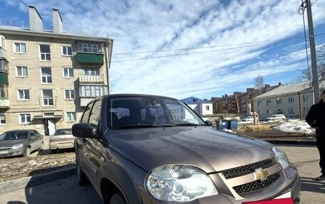 Chevrolet Niva I рестайлинг, 2012 год, 450 000 рублей, 2 фотография