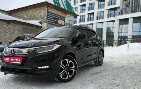 Honda Vezel, 2018 год, 1 850 000 рублей, 2 фотография