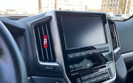 Toyota Land Cruiser 200, 2019 год, 9 490 000 рублей, 12 фотография