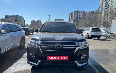 Toyota Land Cruiser 200, 2019 год, 9 490 000 рублей, 7 фотография