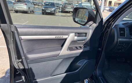 Toyota Land Cruiser 200, 2019 год, 9 490 000 рублей, 24 фотография